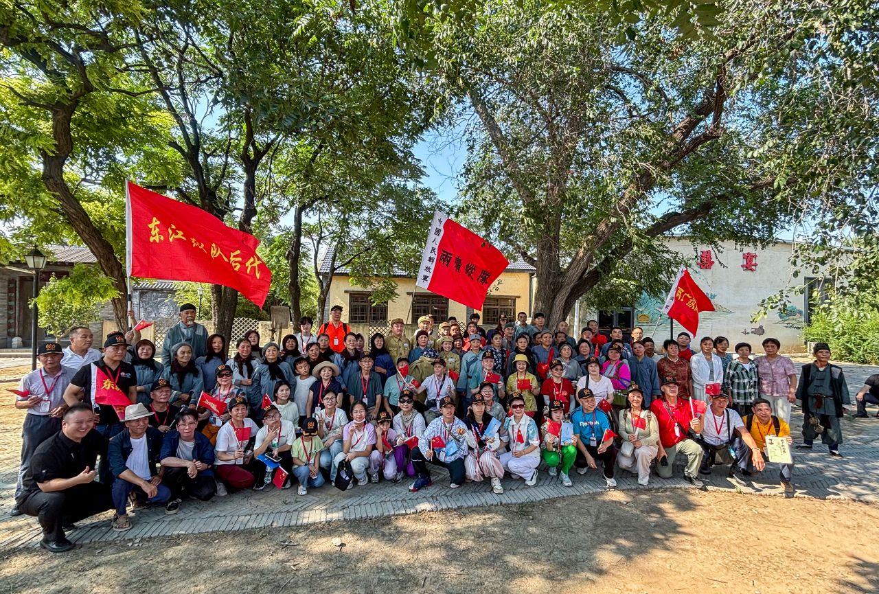 八十年山海相望!徒骇河畔 一场跨越两代人的红色重逢——东江纵队后人千里奔赴滨州三河湖寻根 - 图片 12