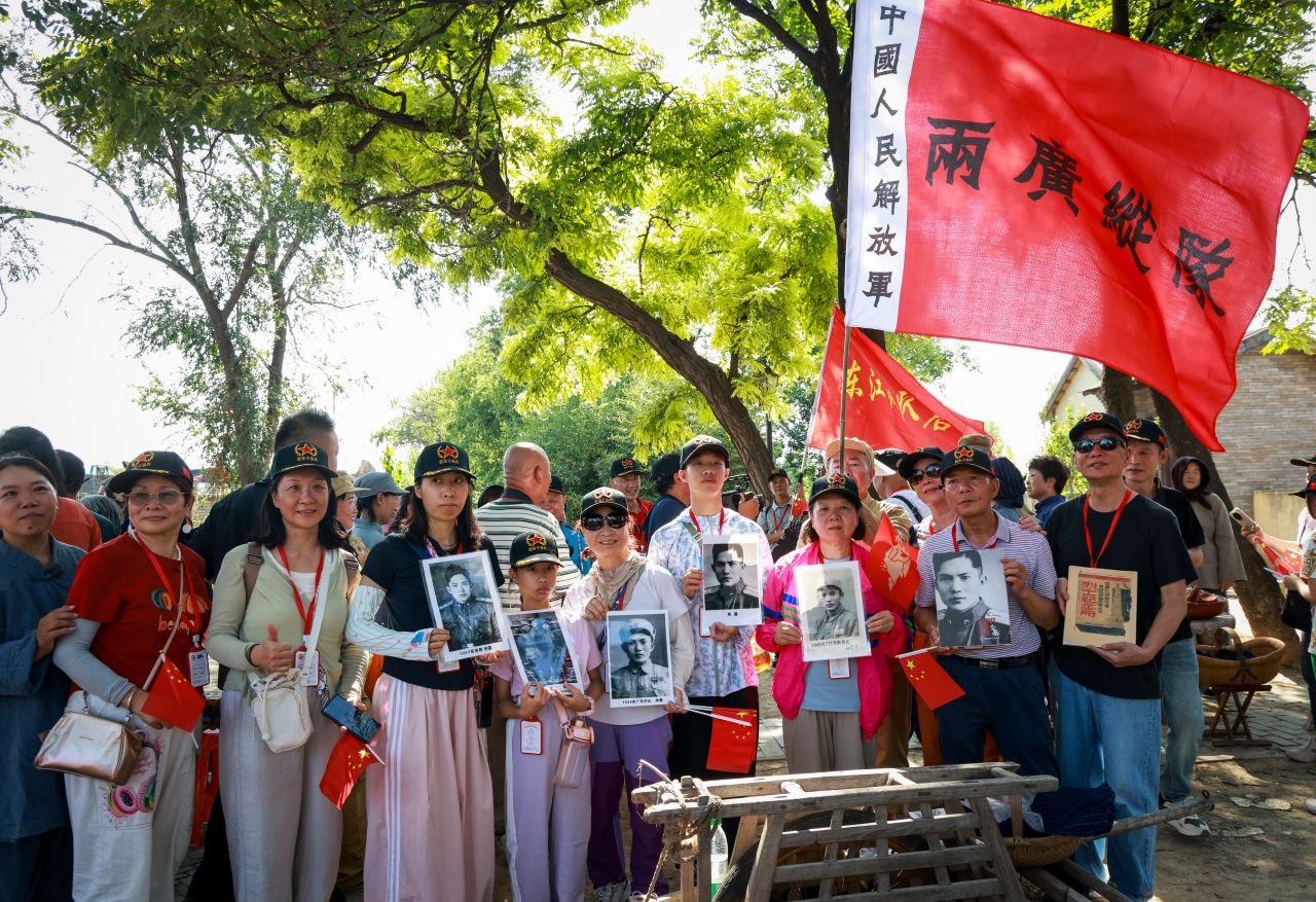 八十年山海相望!徒骇河畔 一场跨越两代人的红色重逢——东江纵队后人千里奔赴滨州三河湖寻根 - 图片 9