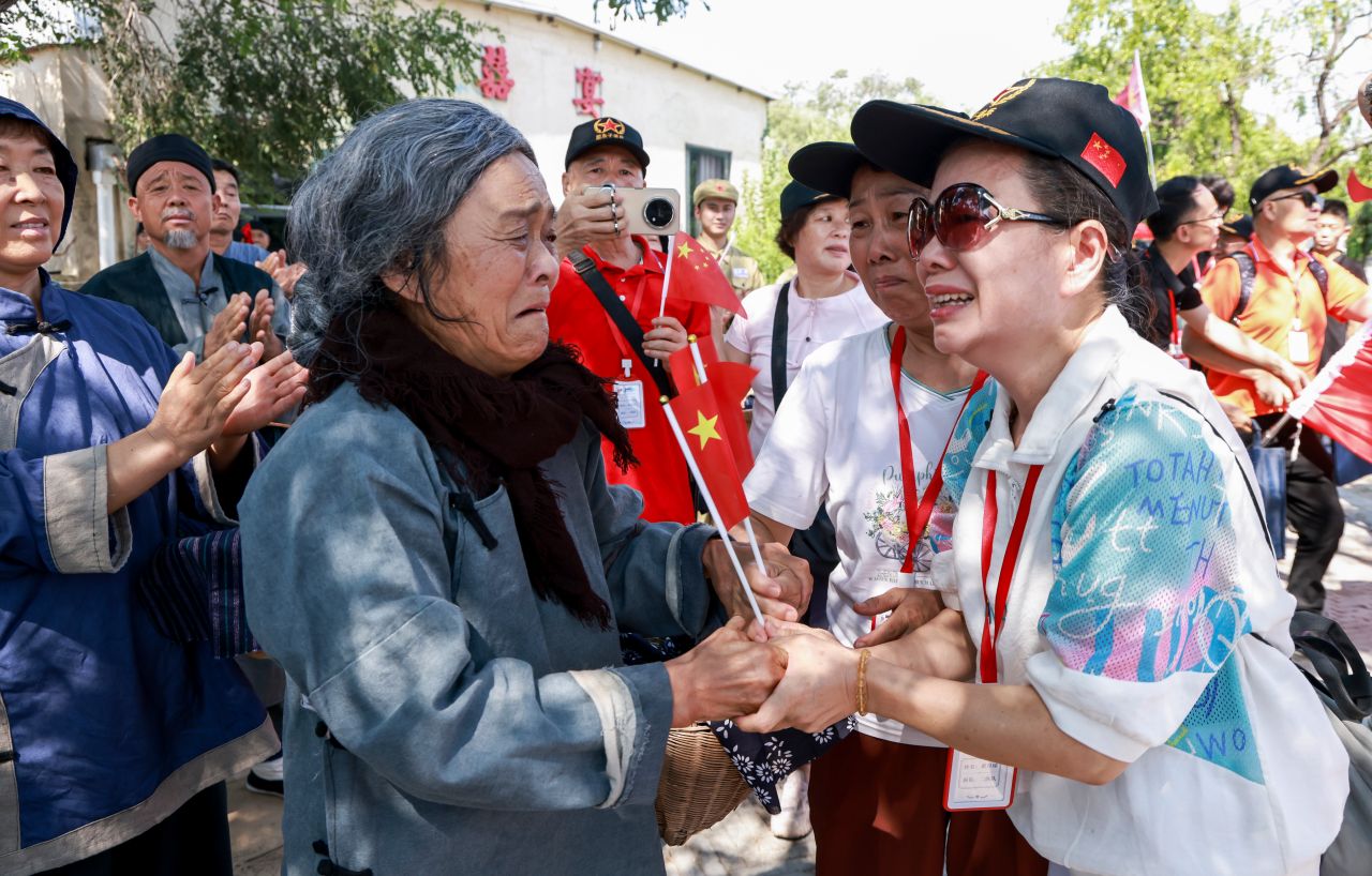 八十年山海相望!徒骇河畔 一场跨越两代人的红色重逢——东江纵队后人千里奔赴滨州三河湖寻根 - 图片 6