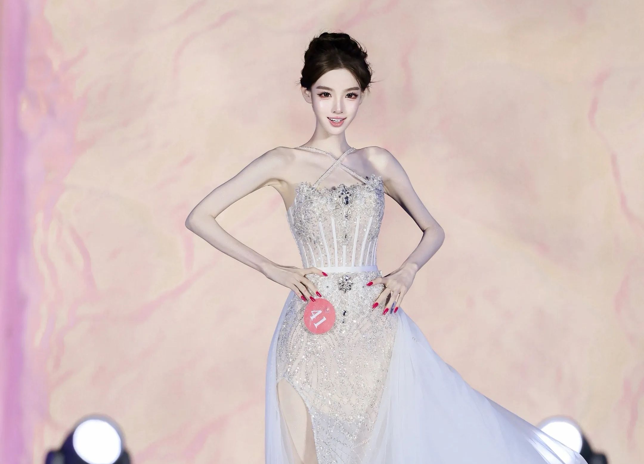 从滨州走出的世界小姐中国区冠军!胡艺腾:最美光环留给家乡 - 图片 2