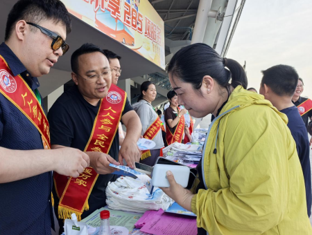 【“卡”燃激情 动感齐鲁】滨州市将社保卡服务送到赛场边