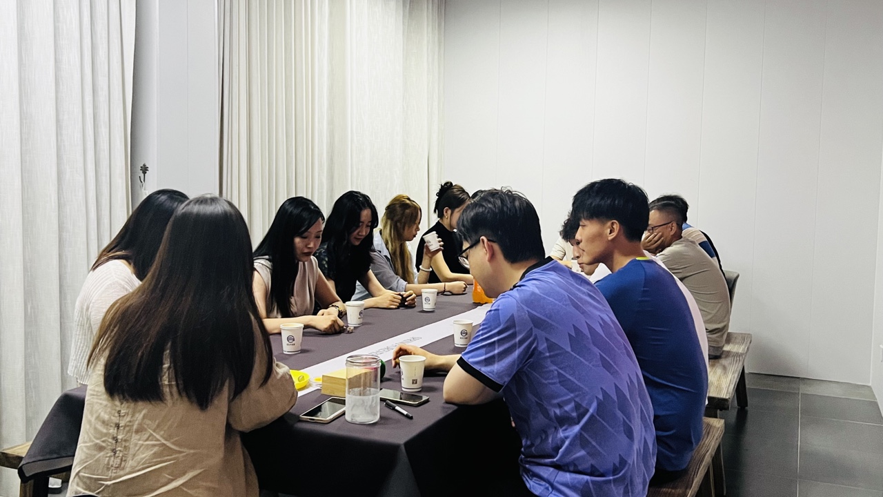 AI都这么聪明了,为什么红娘这个职业反而更值钱了?